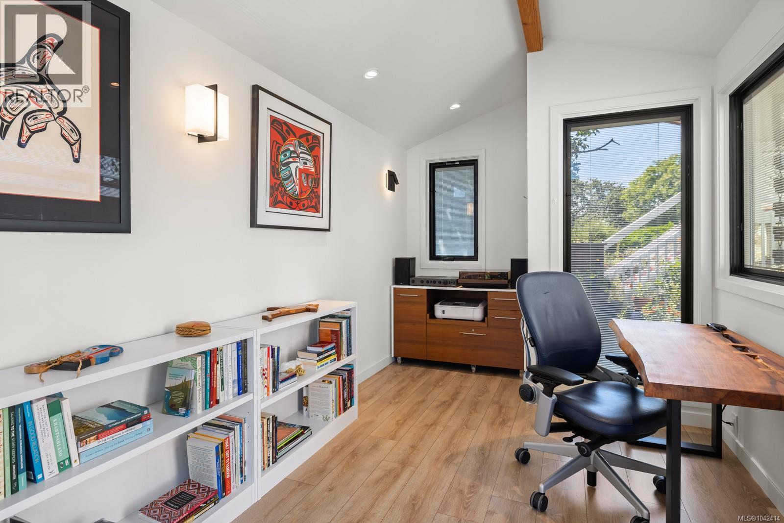 609 Mary St - 36