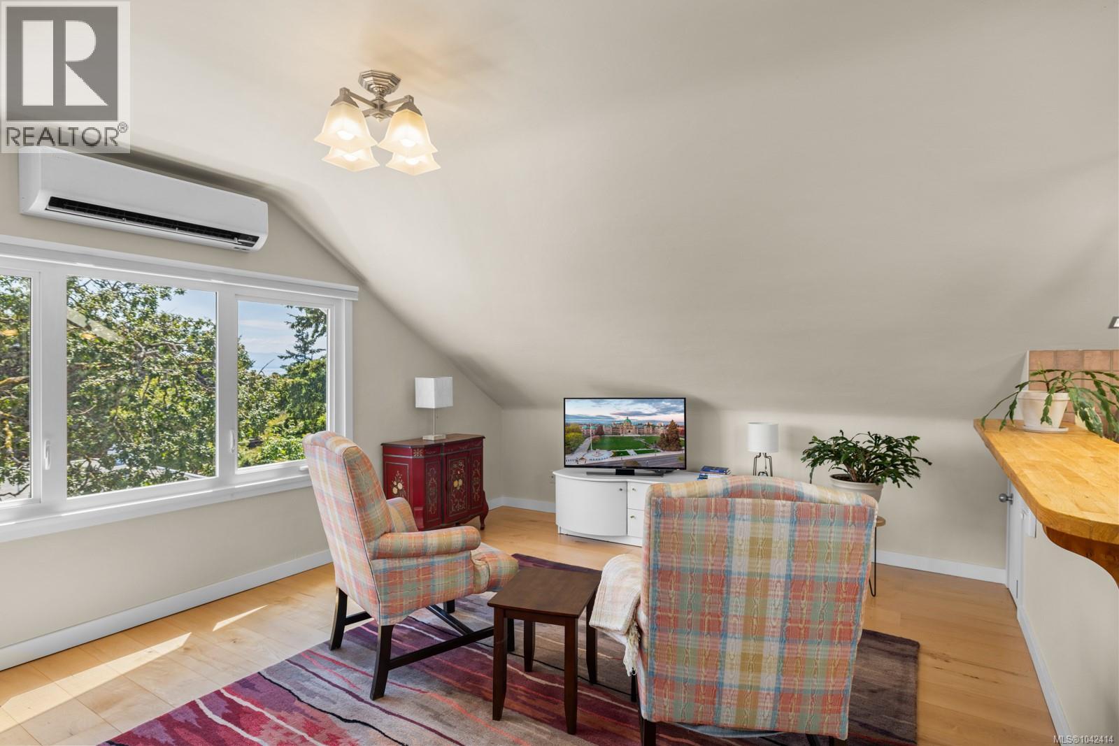 609 Mary St - 50