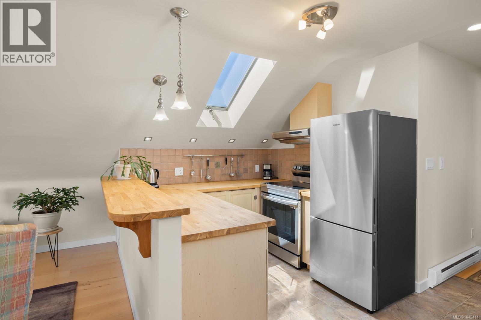 609 Mary St - 51