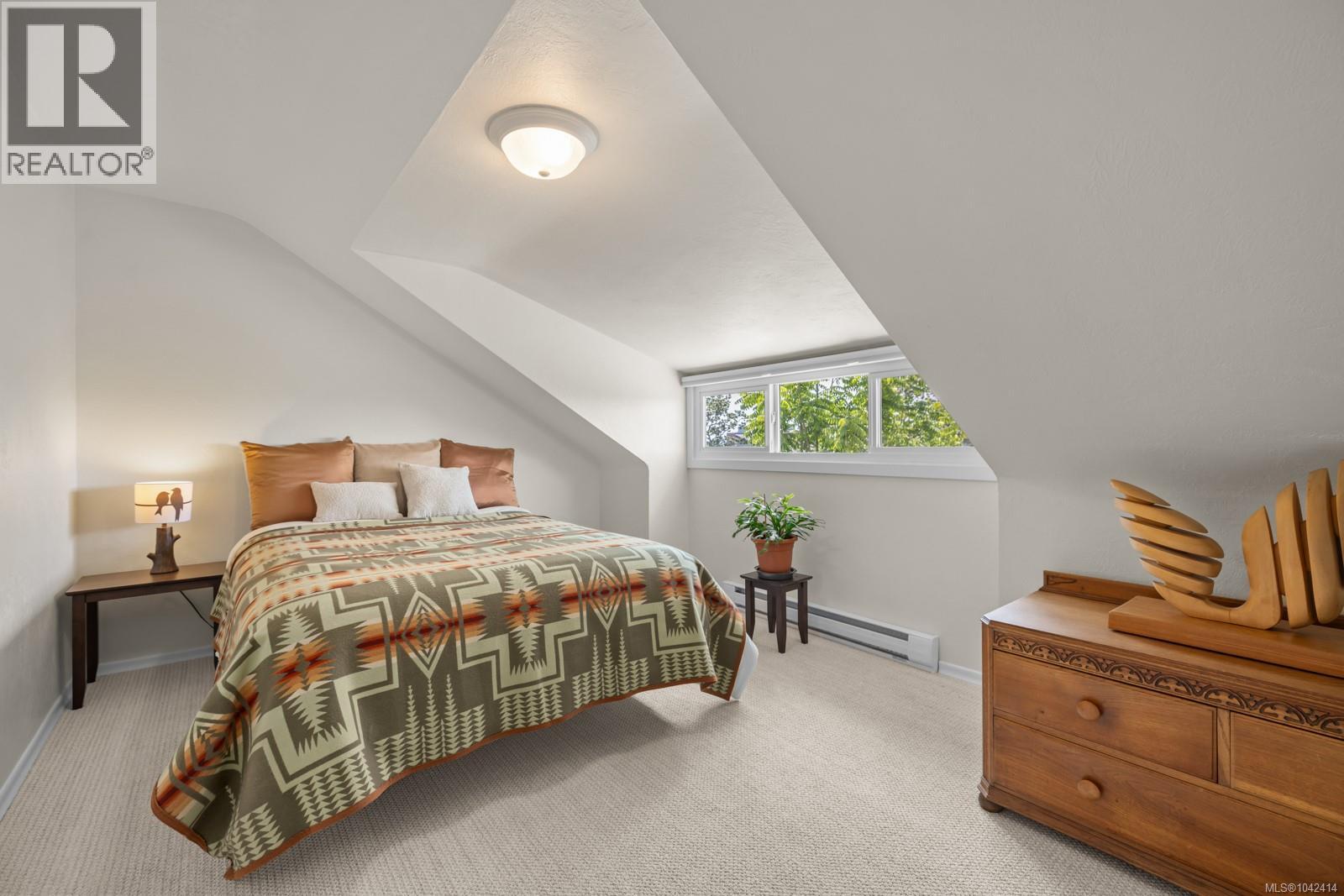 609 Mary St - 55
