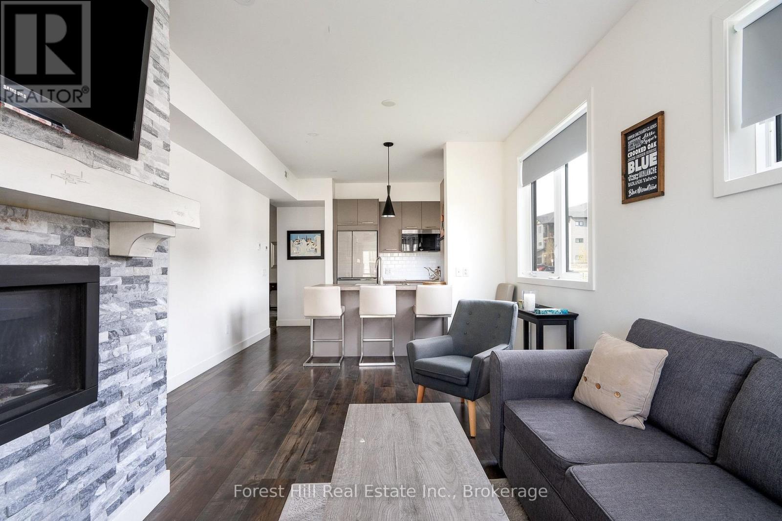 #106 21 BECKWITH LANE - 13