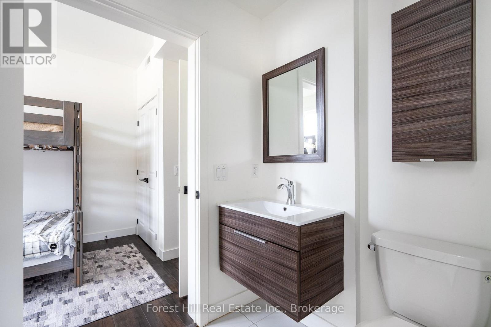 #106 21 BECKWITH LANE - 19