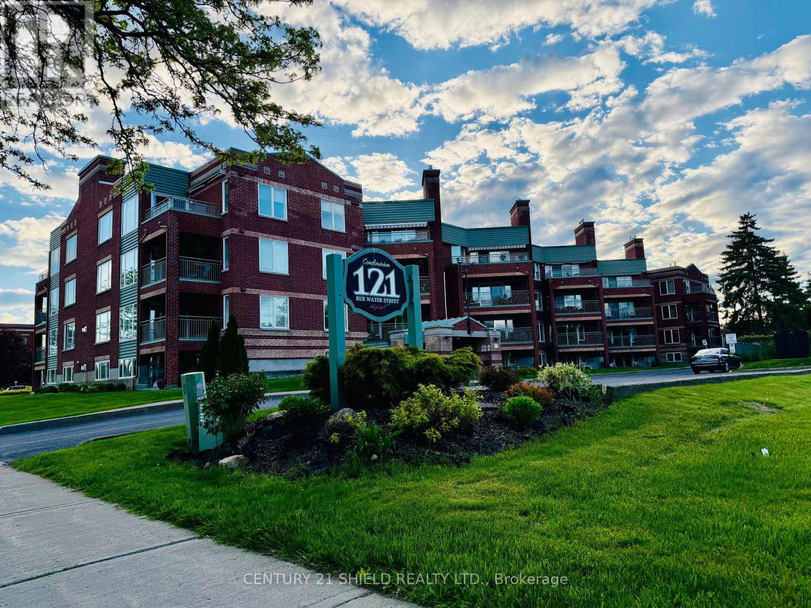 #404 121 WATER STREET W - 17