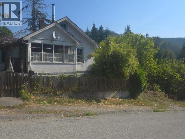 6889 DRAKE STREET - 1