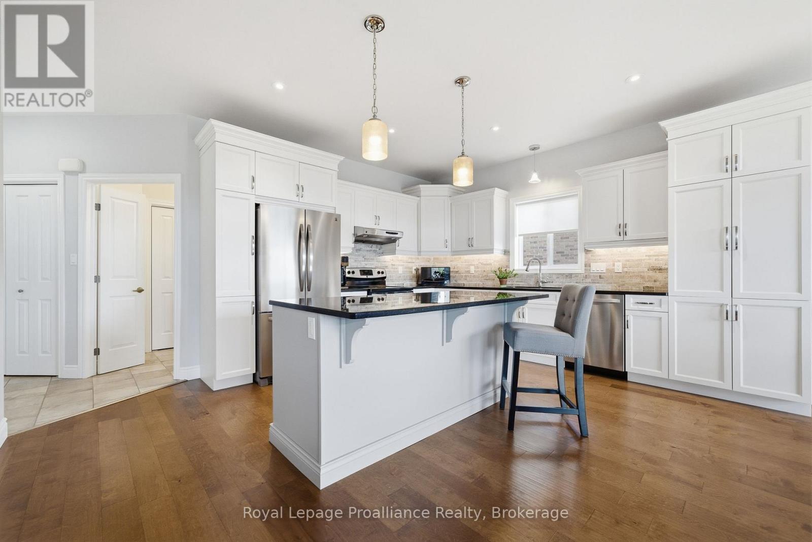 5 KEMPTON AVENUE - 10