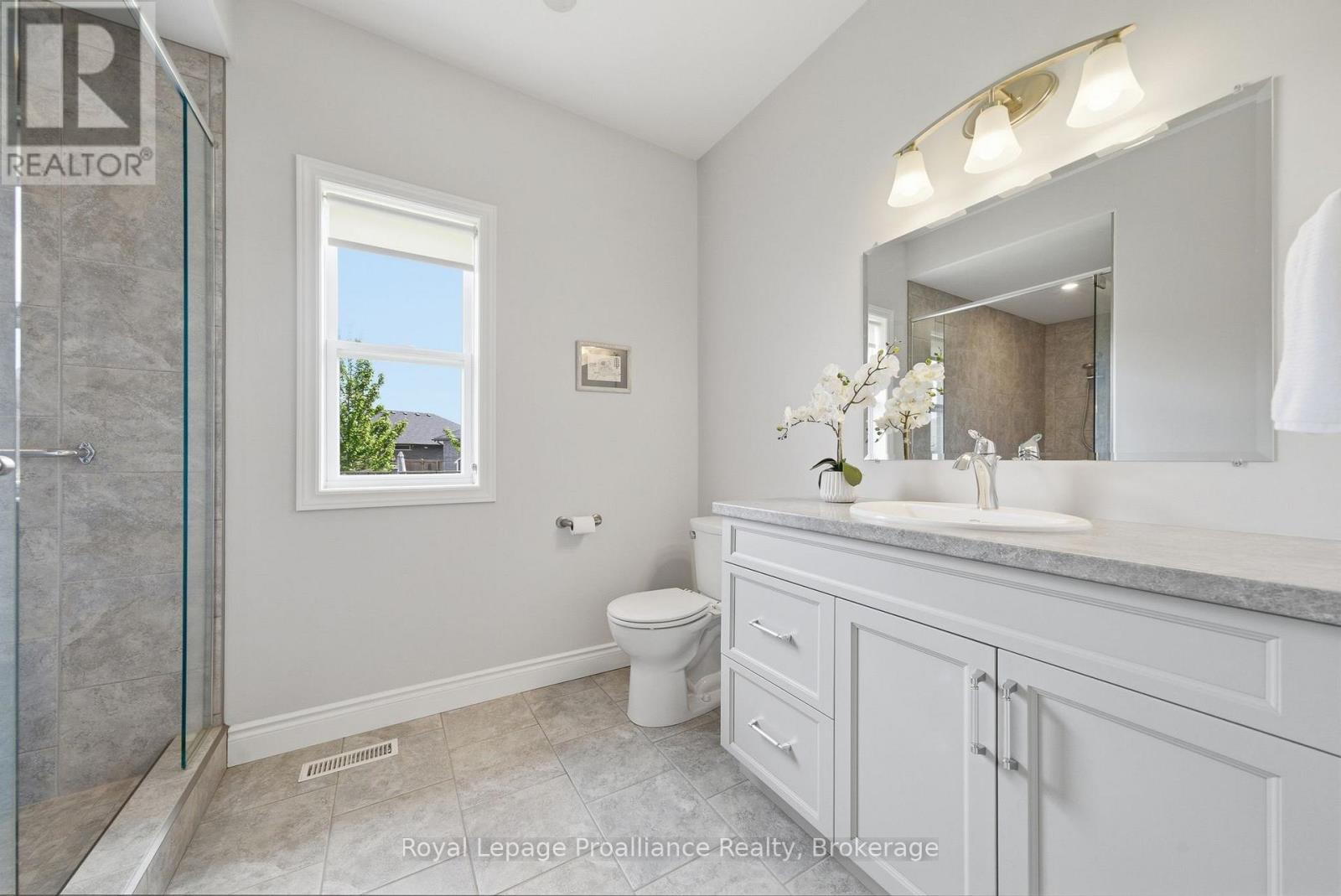5 KEMPTON AVENUE - 24