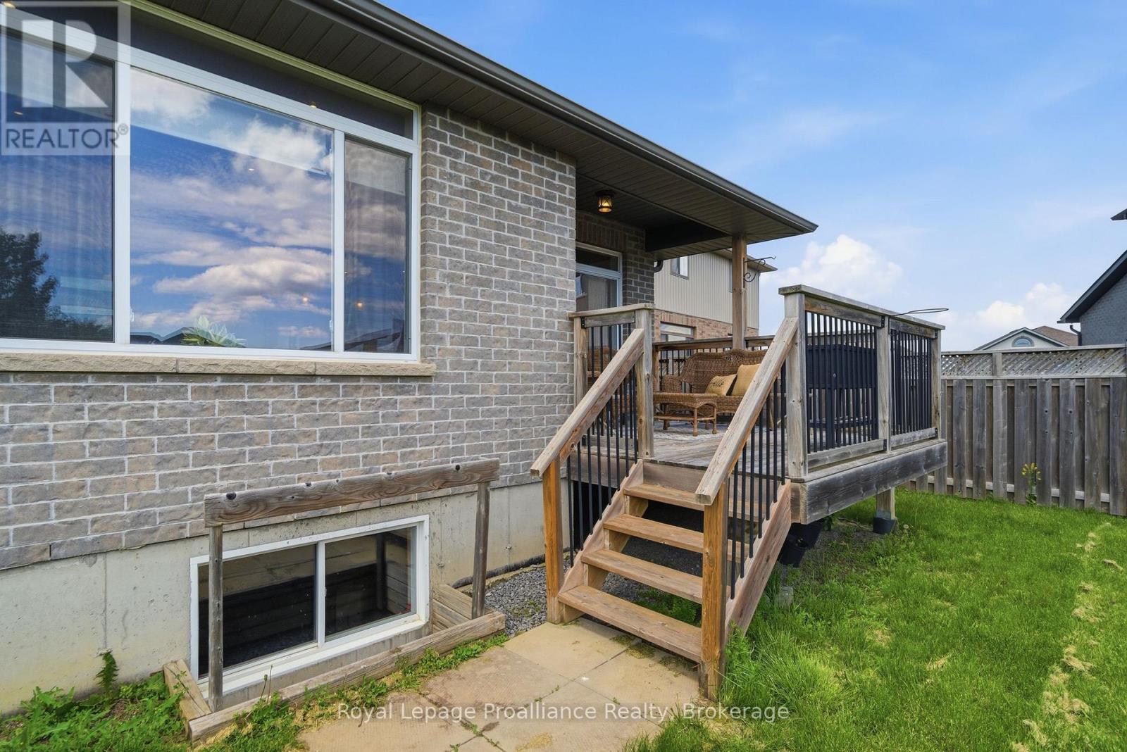 5 KEMPTON AVENUE - 34