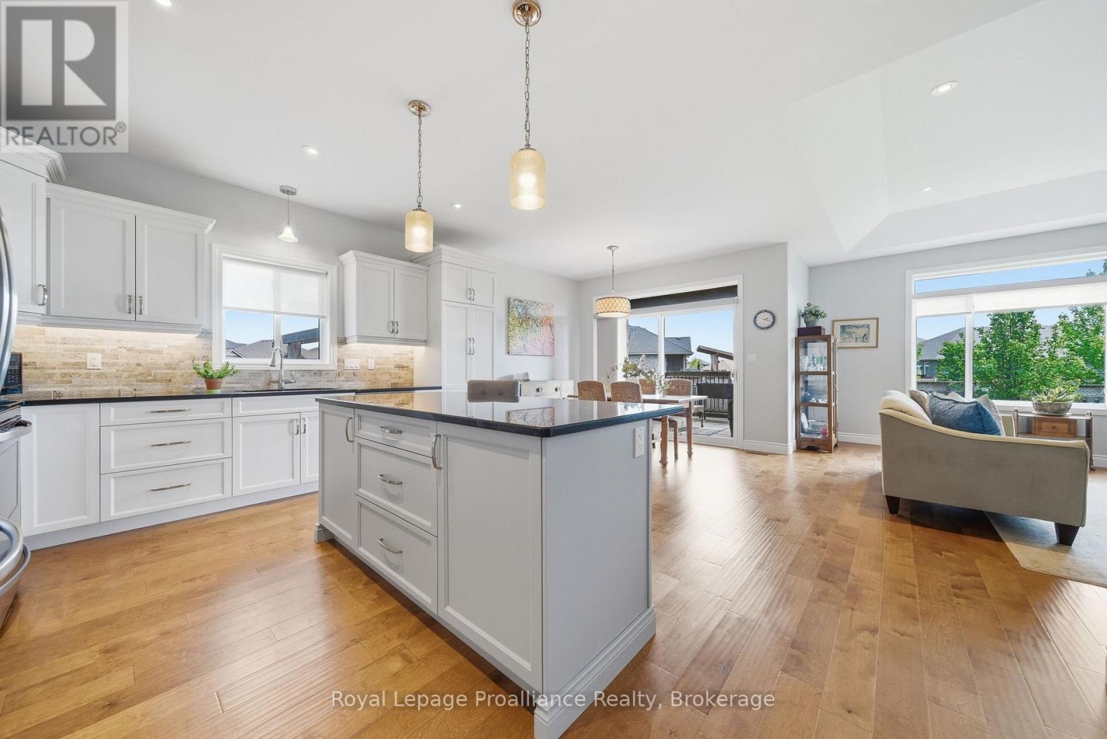 5 KEMPTON AVENUE - 6