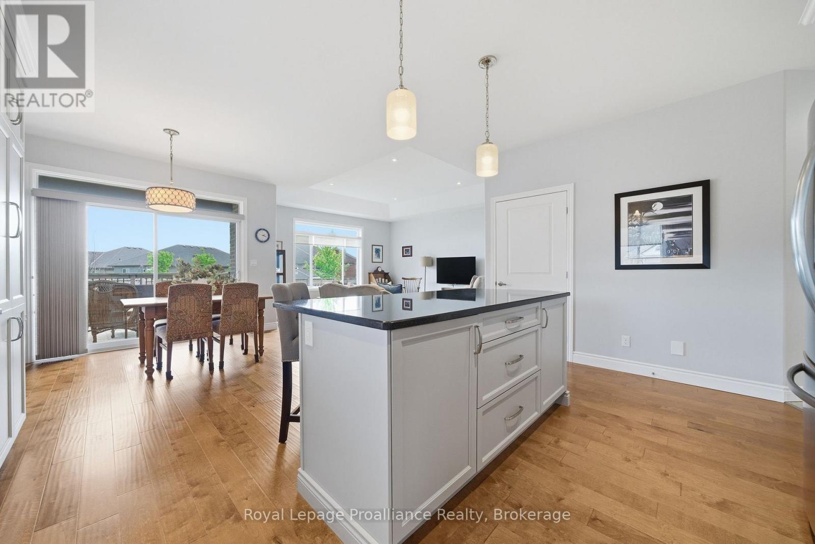 5 KEMPTON AVENUE - 8