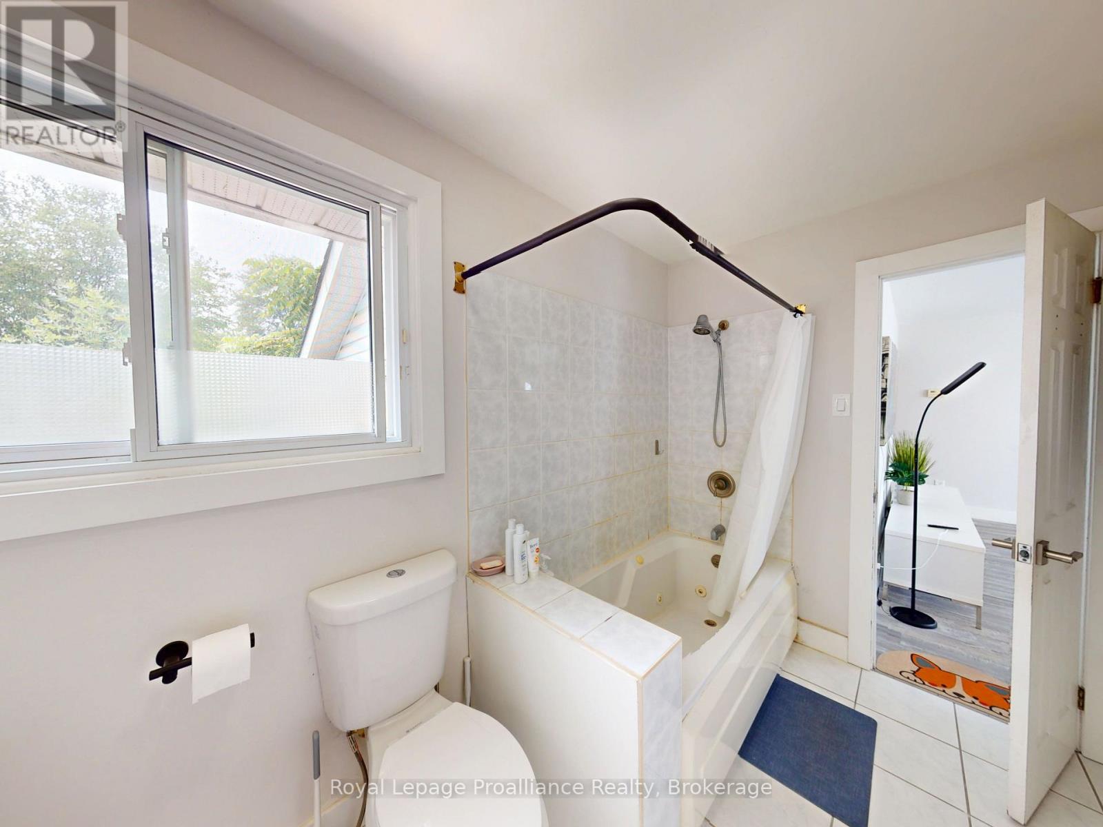 136 MACDONALD AVENUE - 11