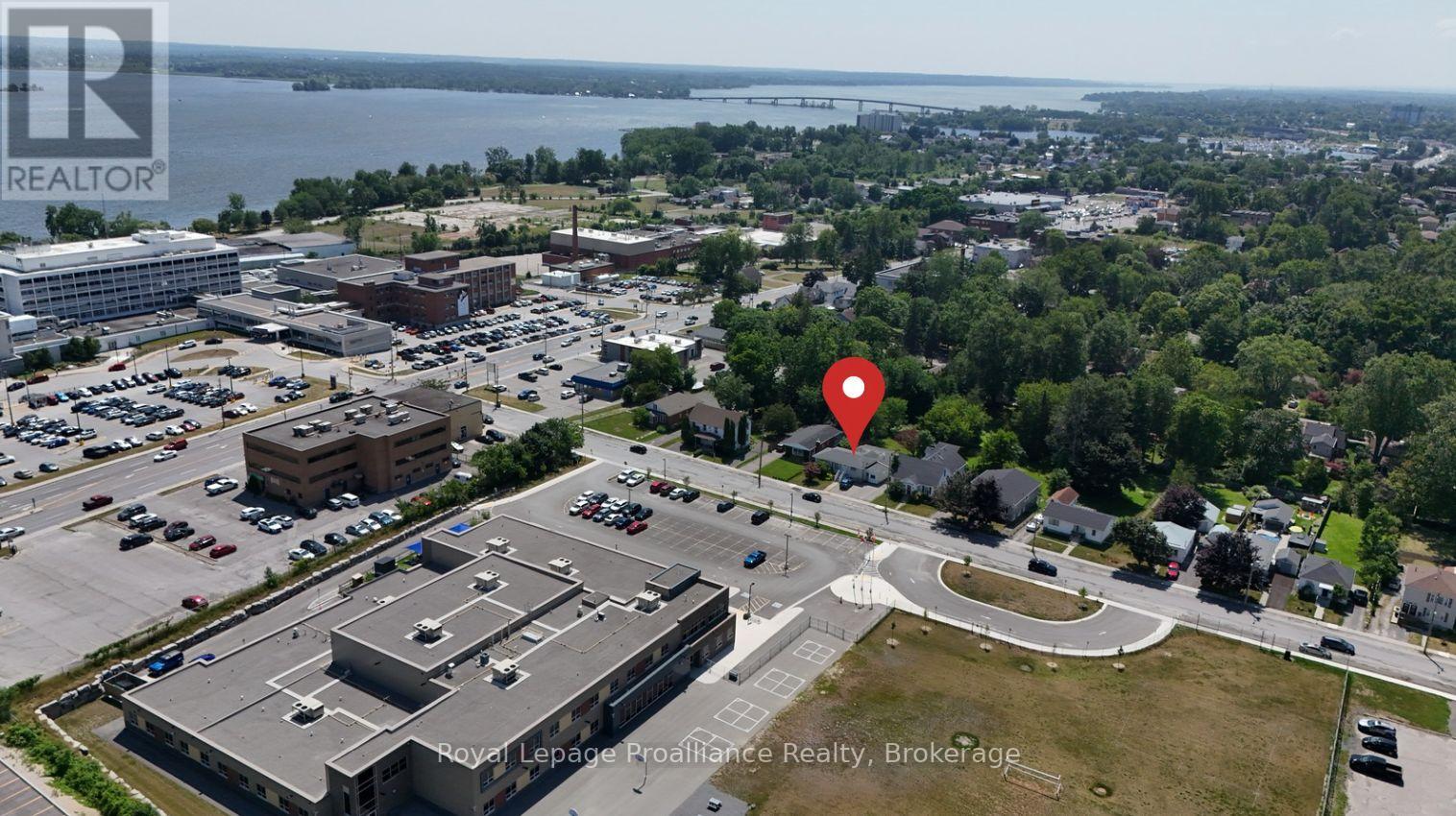 136 MACDONALD AVENUE - 2