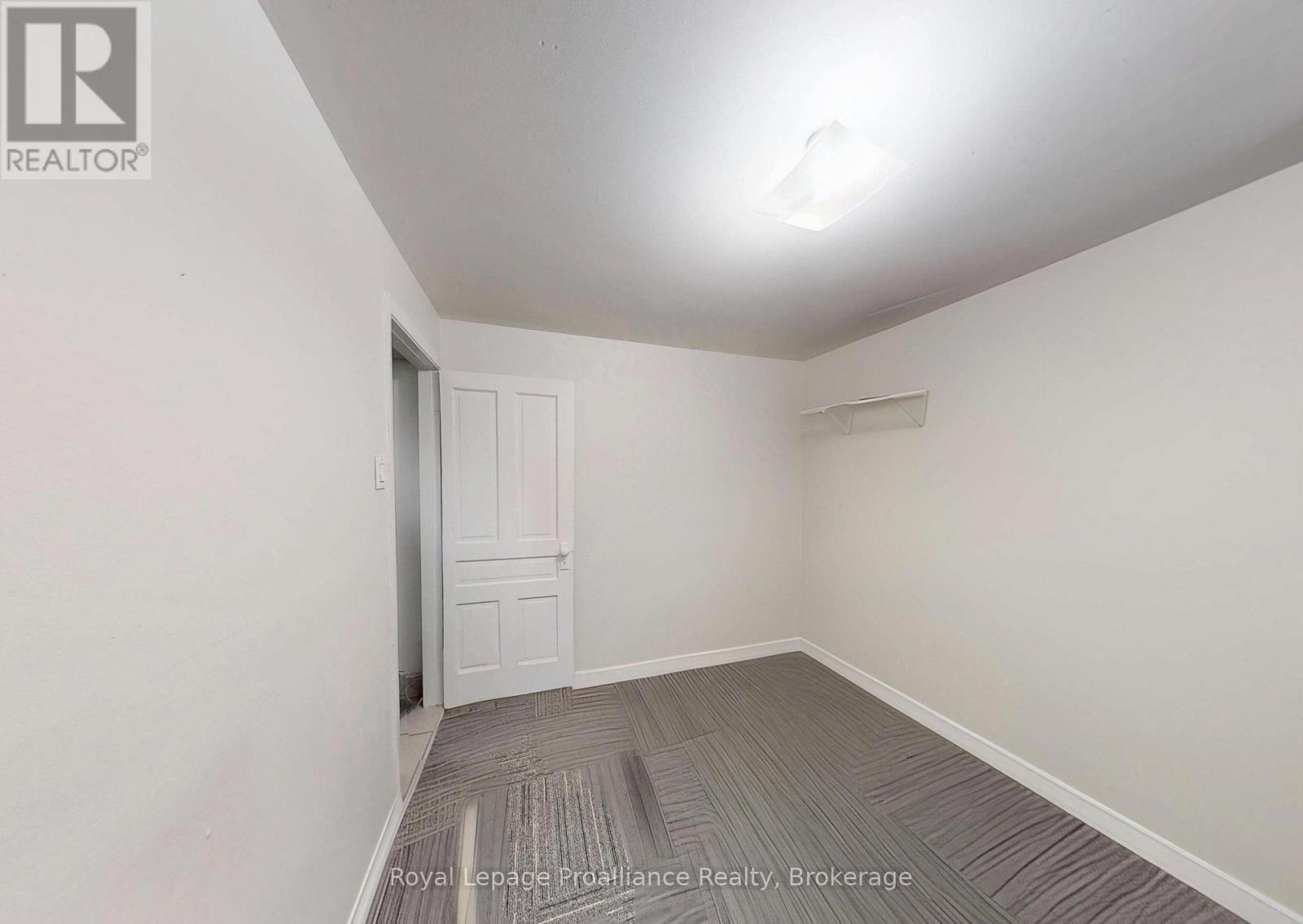 136 MACDONALD AVENUE - 31