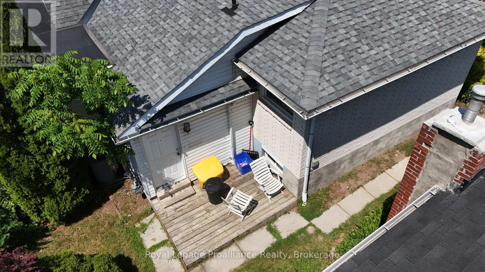 136 MACDONALD AVENUE - 40