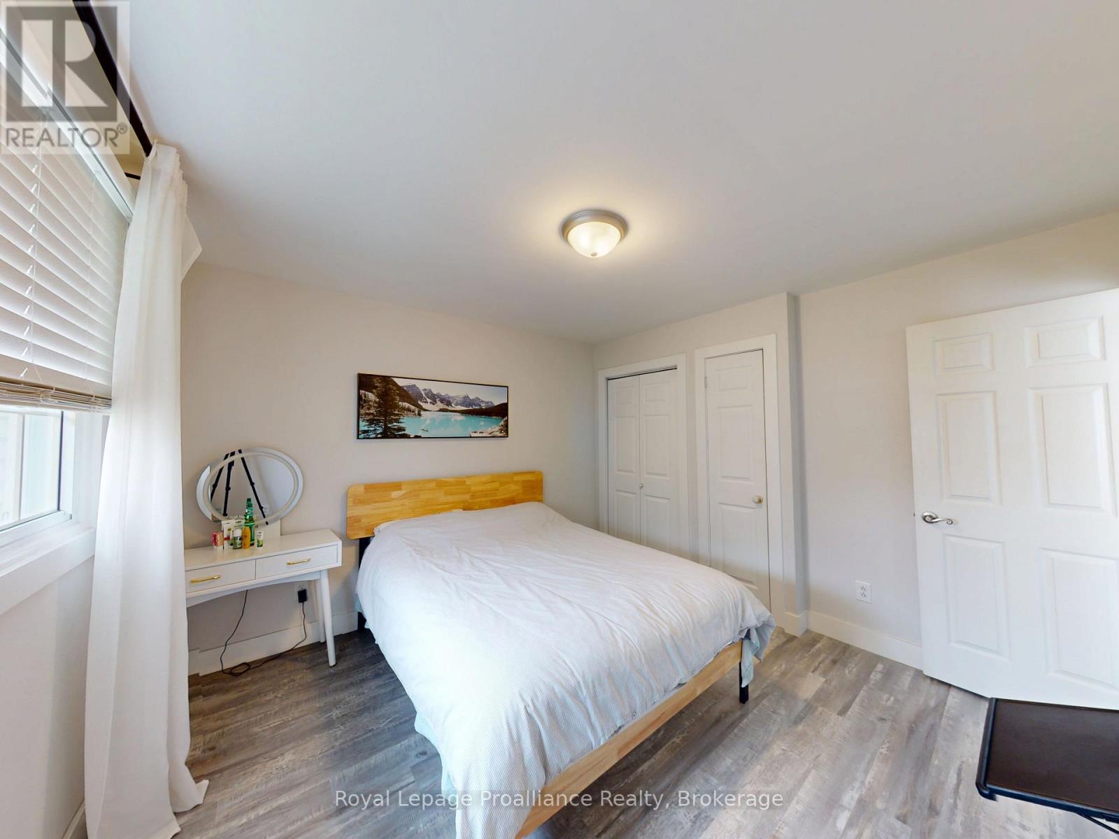 136 MACDONALD AVENUE - 8