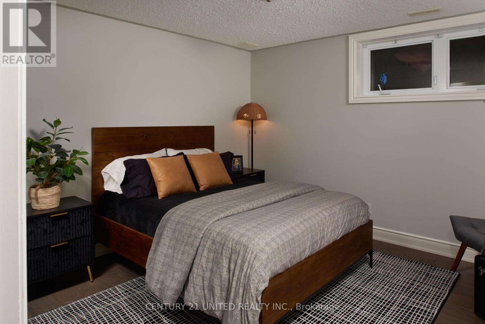 7 MAPLEHILL DRIVE - 26