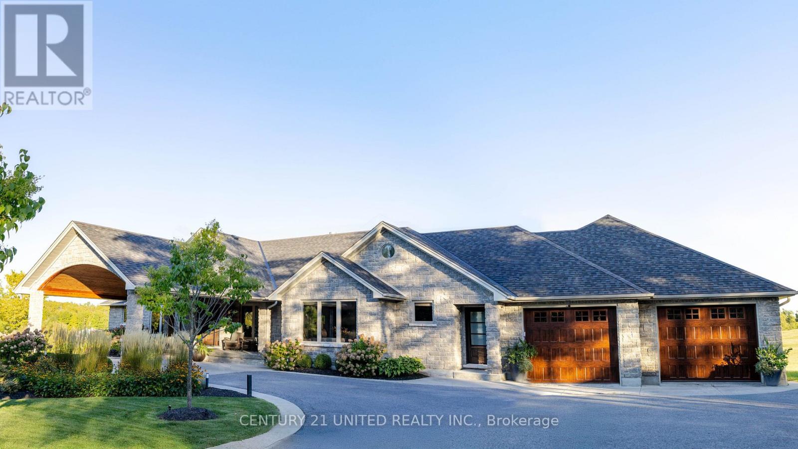 7 MAPLEHILL DRIVE - 3