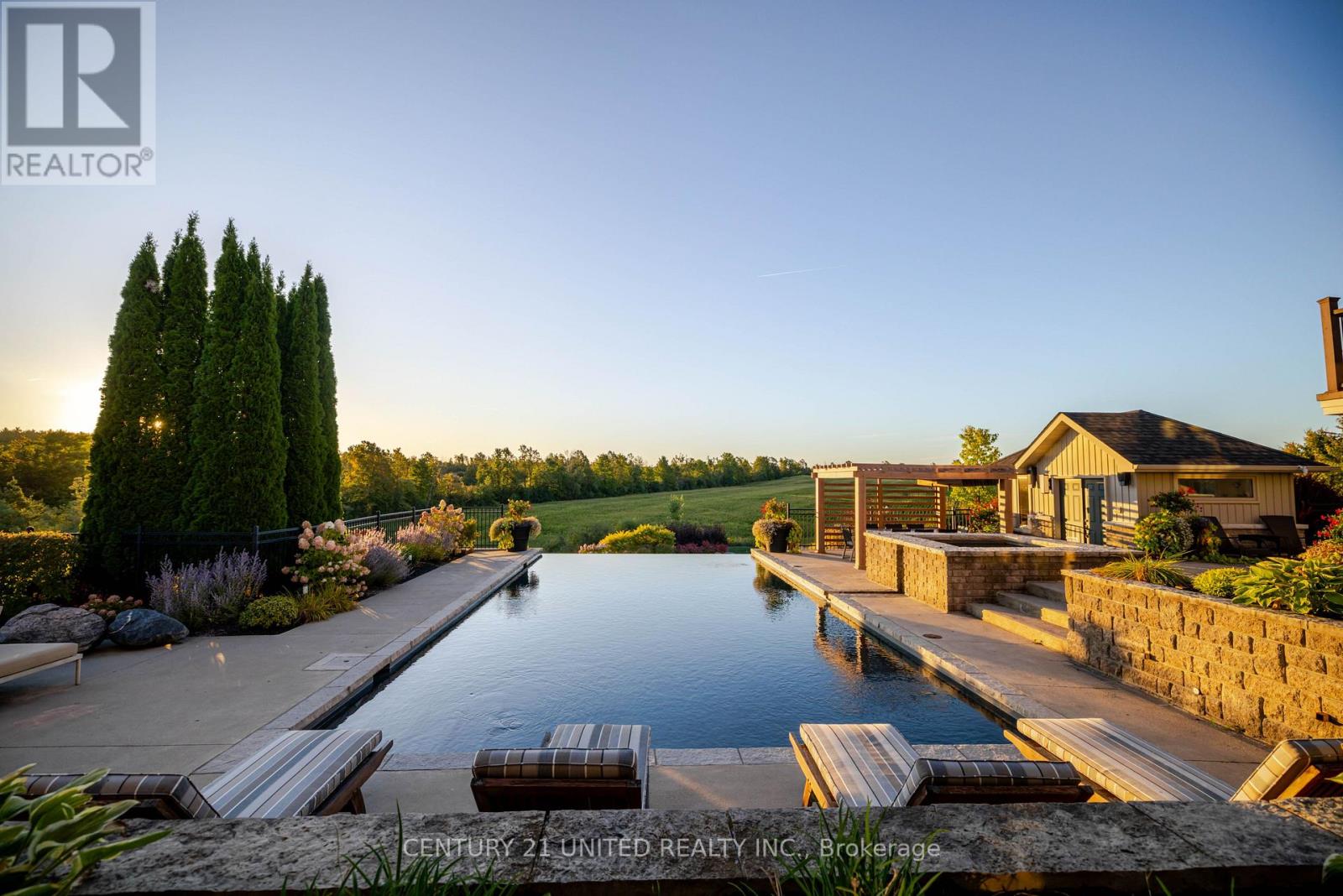 7 MAPLEHILL DRIVE - 31