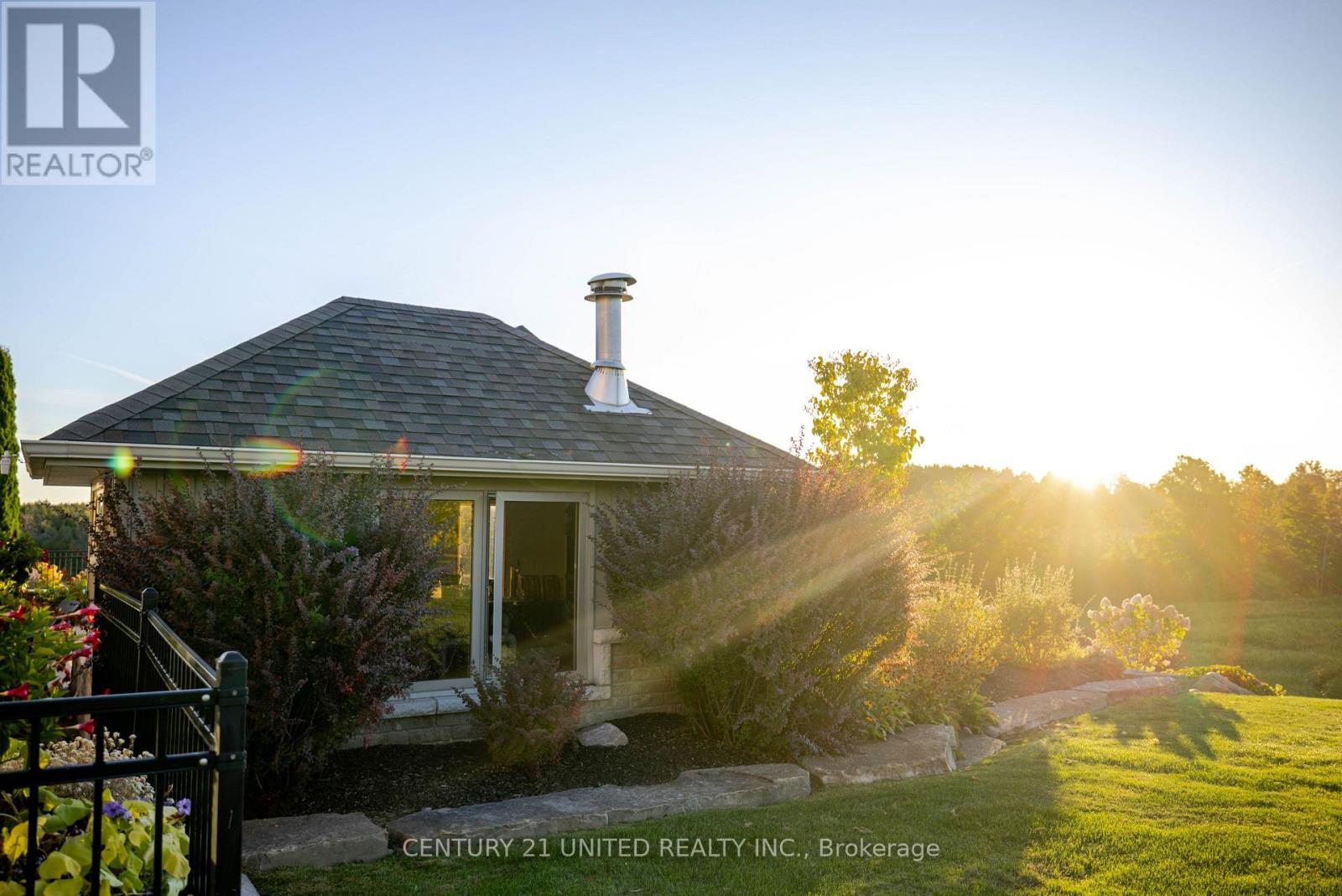 7 MAPLEHILL DRIVE - 40