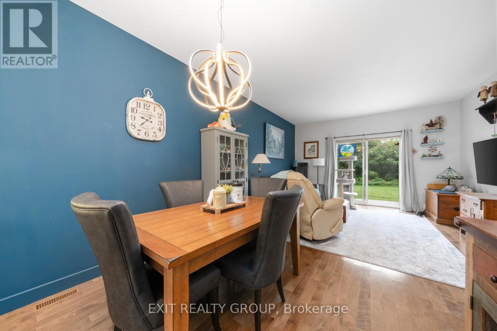 52 ALETHA DRIVE - 27