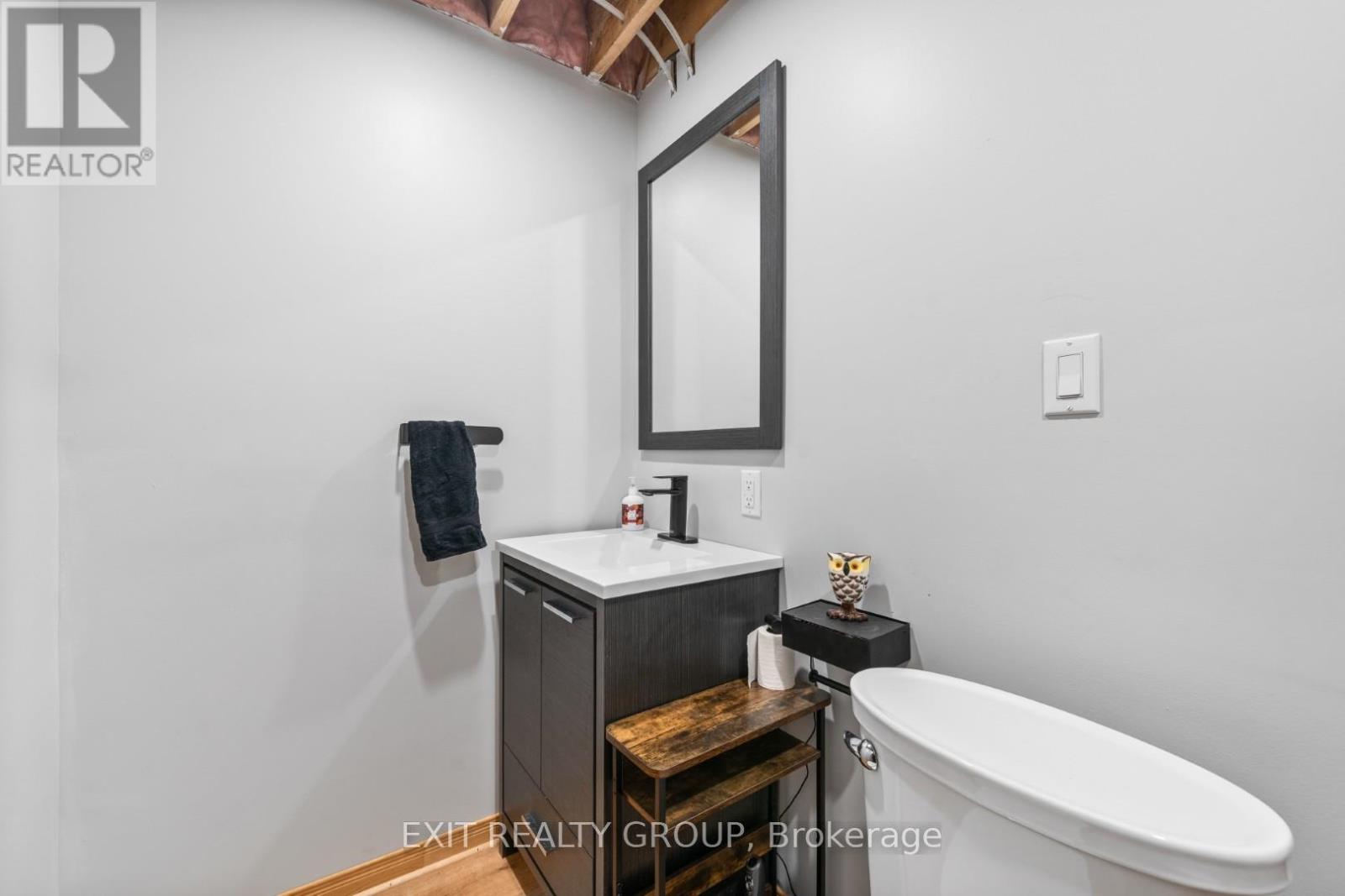 52 ALETHA DRIVE - 40