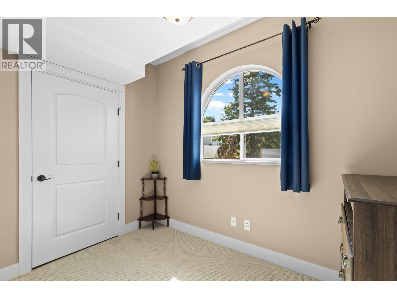 #101 7922 Okanagan Landing Road - 45