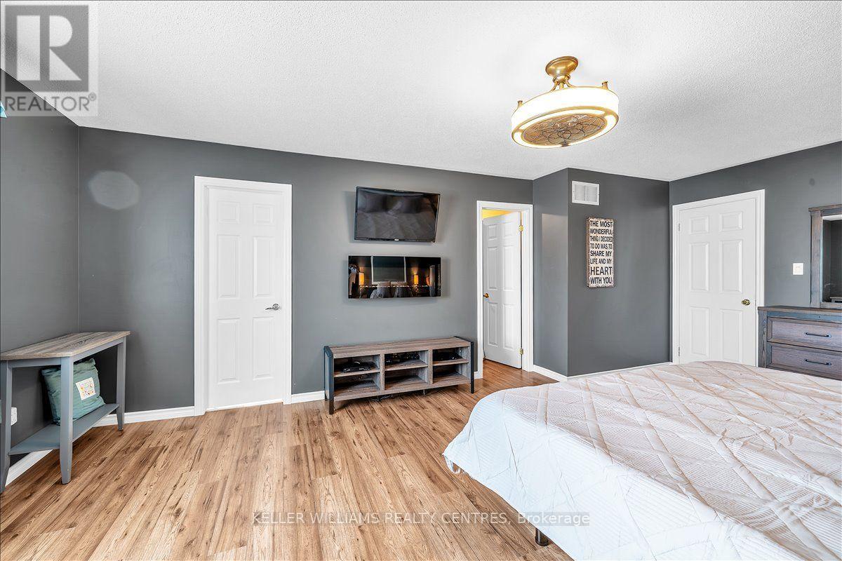 67 HUTTON PLACE - 25