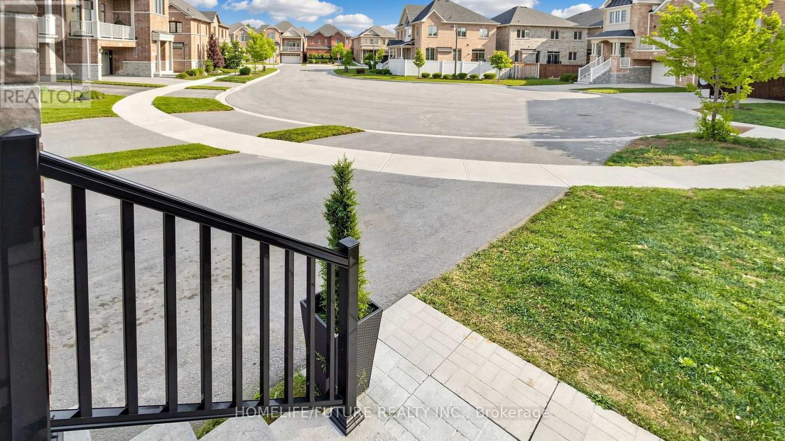 18 KEN BETZ COURT - 4