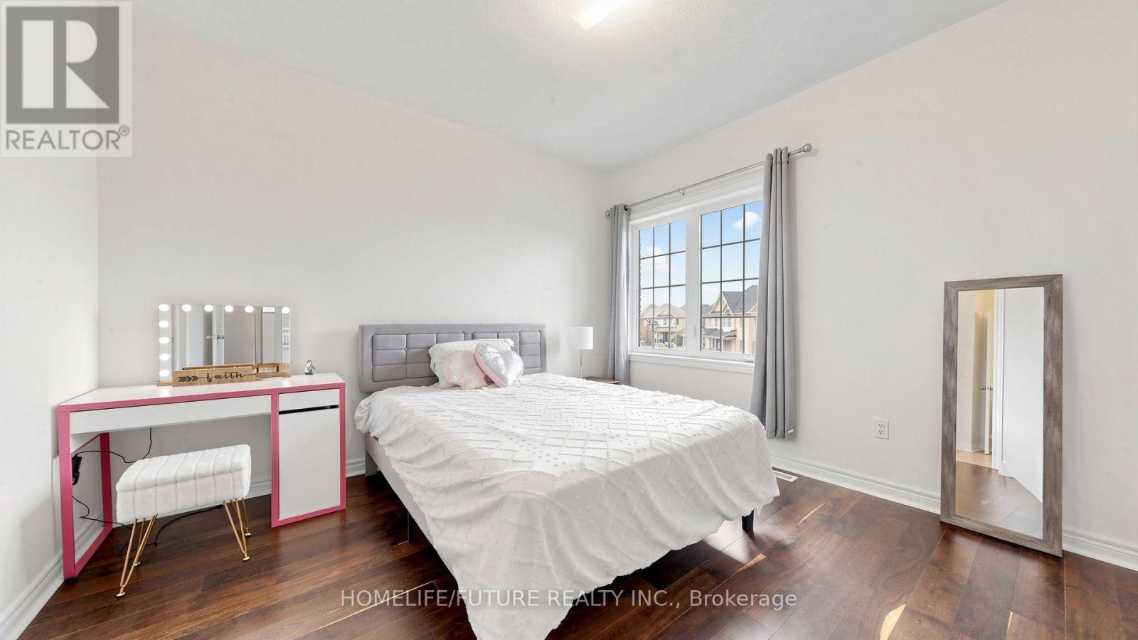 18 KEN BETZ COURT - 42