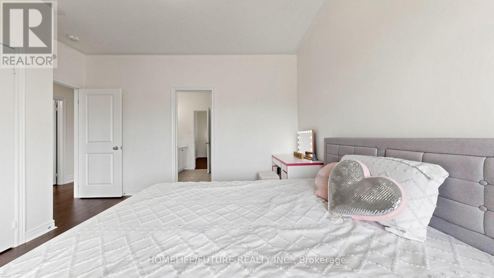 18 KEN BETZ COURT - 44