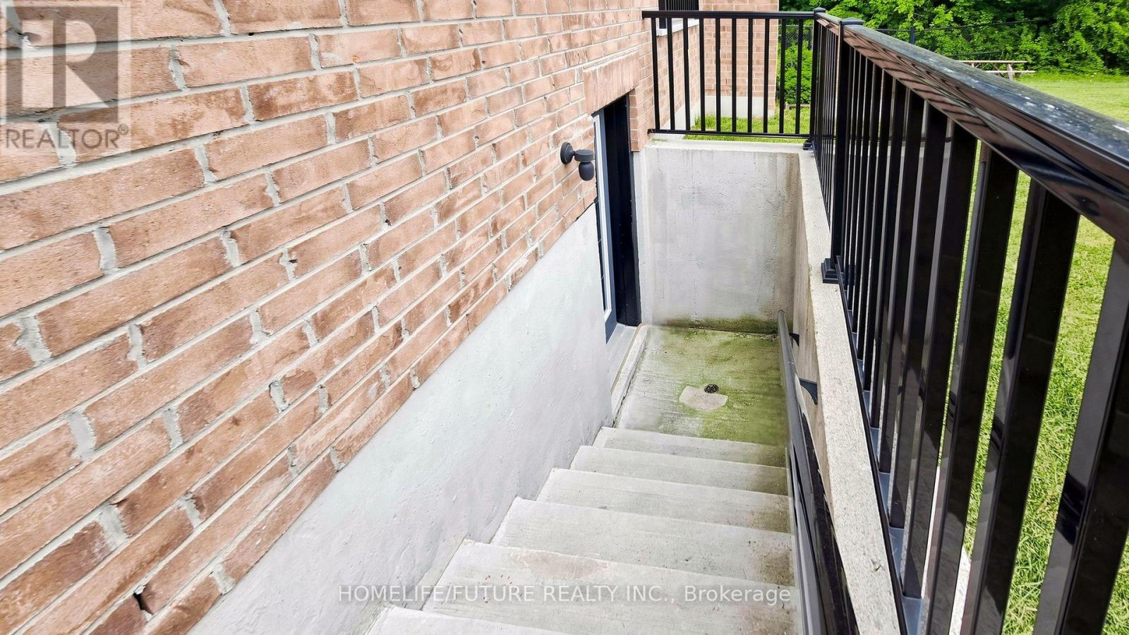 18 KEN BETZ COURT - 47