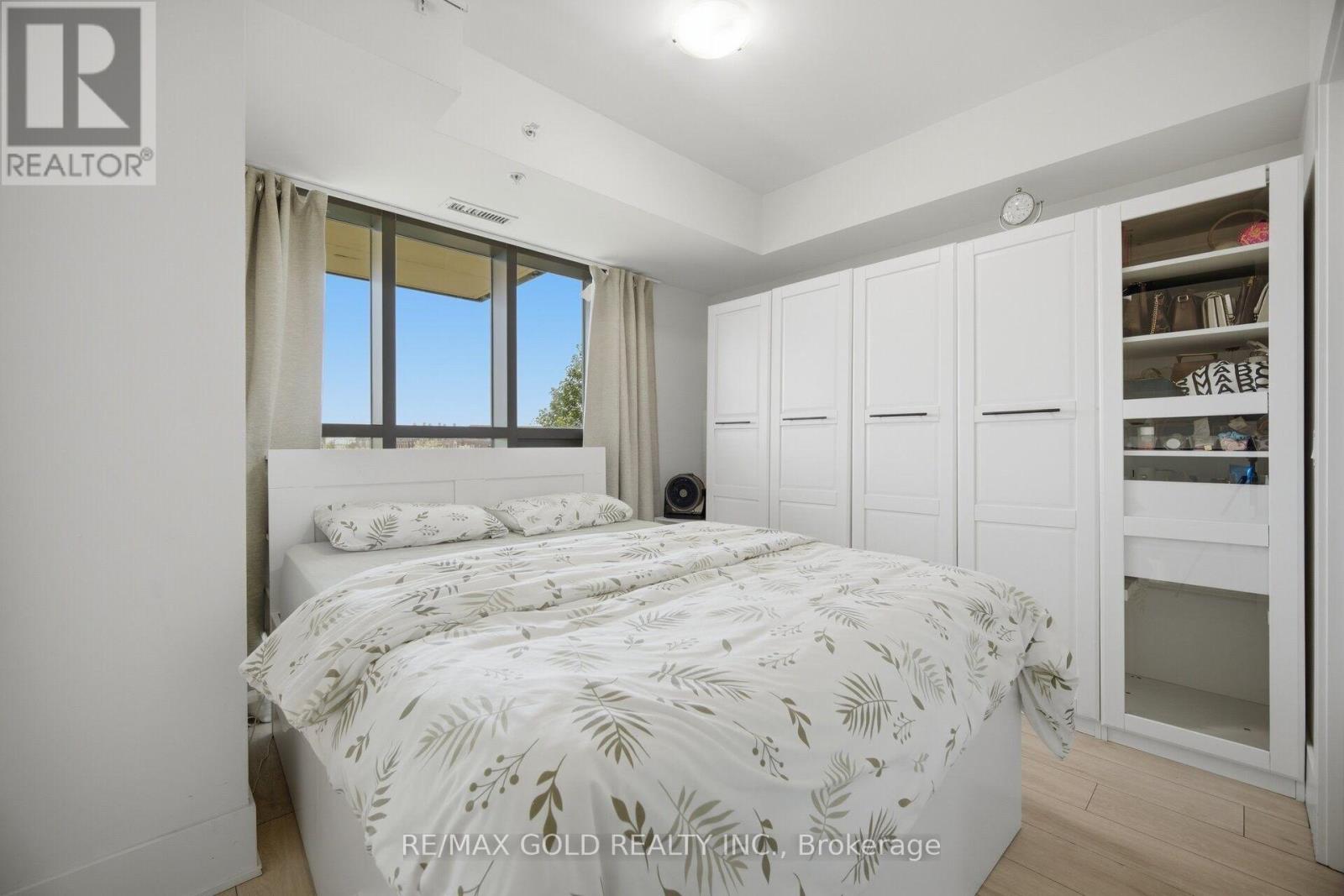 #111 65 YORKLAND BOULEVARD - 17