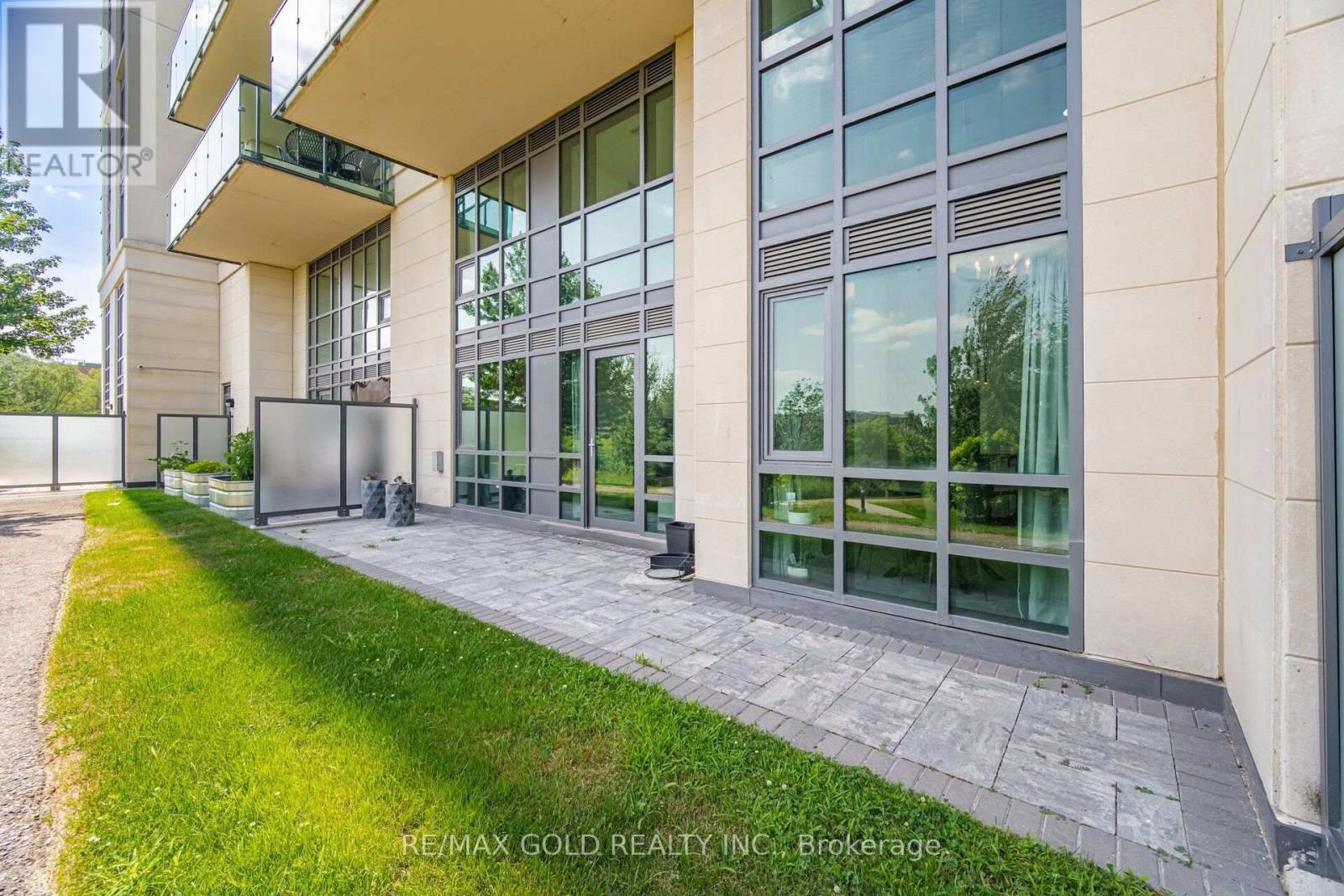 #111 65 YORKLAND BOULEVARD - 23
