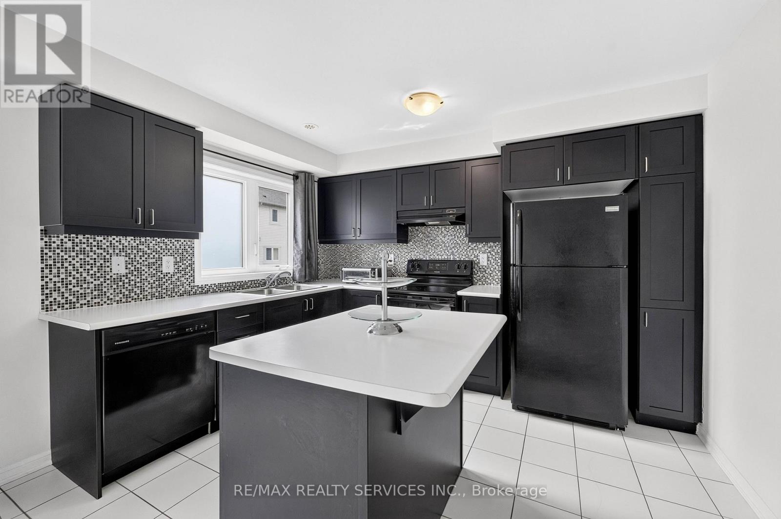 22 AFFLECK ROAD - 24