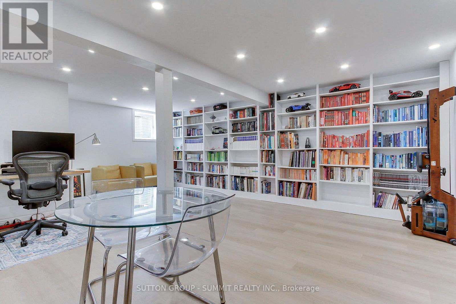 7641 ANAKA DRIVE - 33