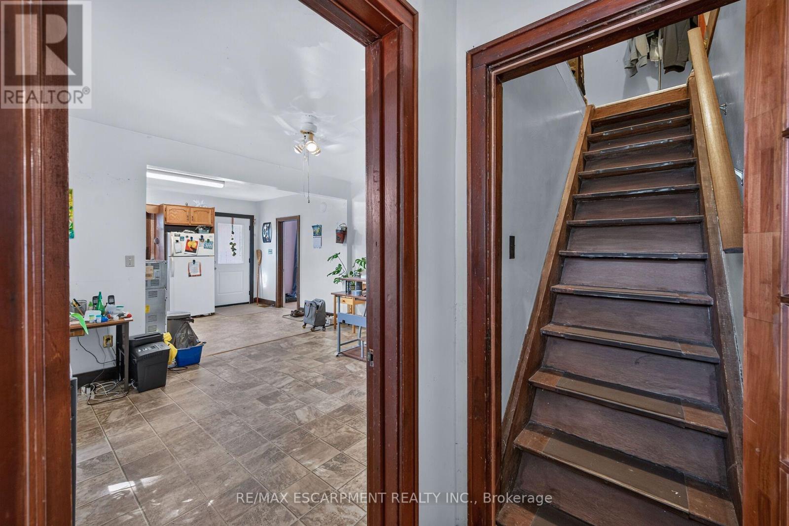 60 LOCKS ROAD - 22