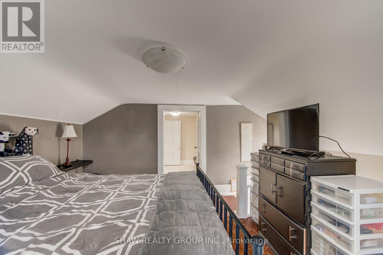 127 BOND ST STREET - 24
