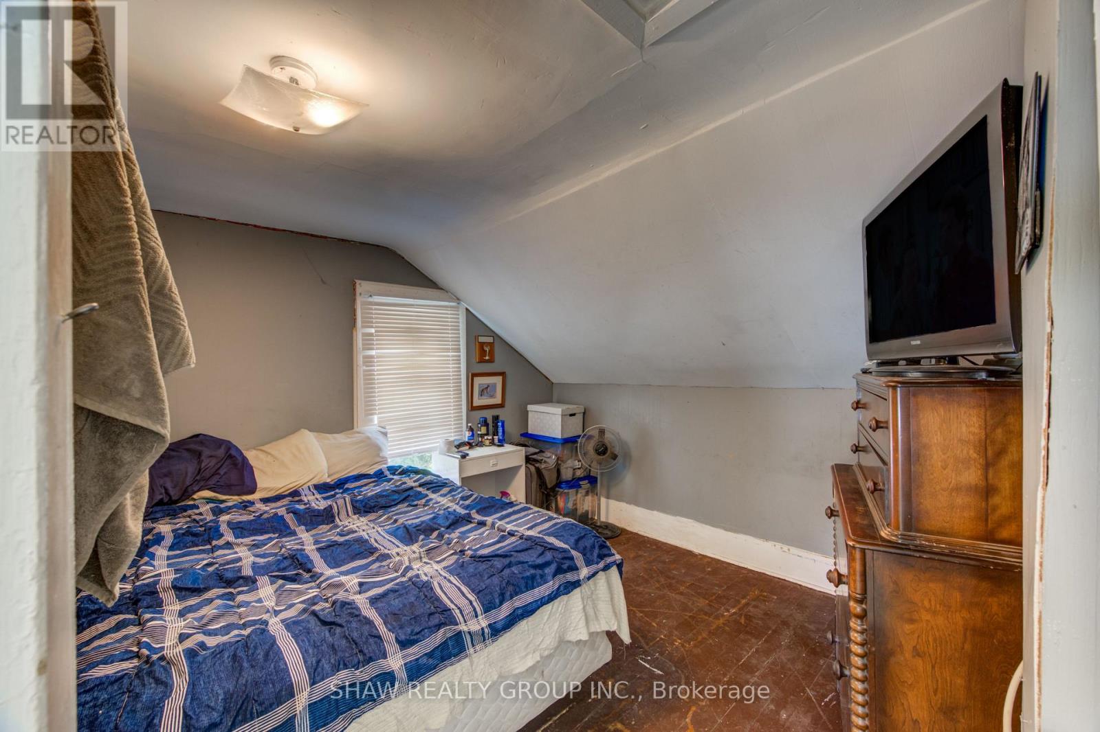 127 BOND ST STREET - 32