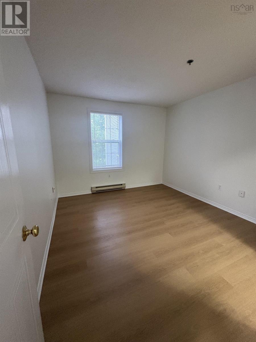 #213 79 Collins Grove - 20