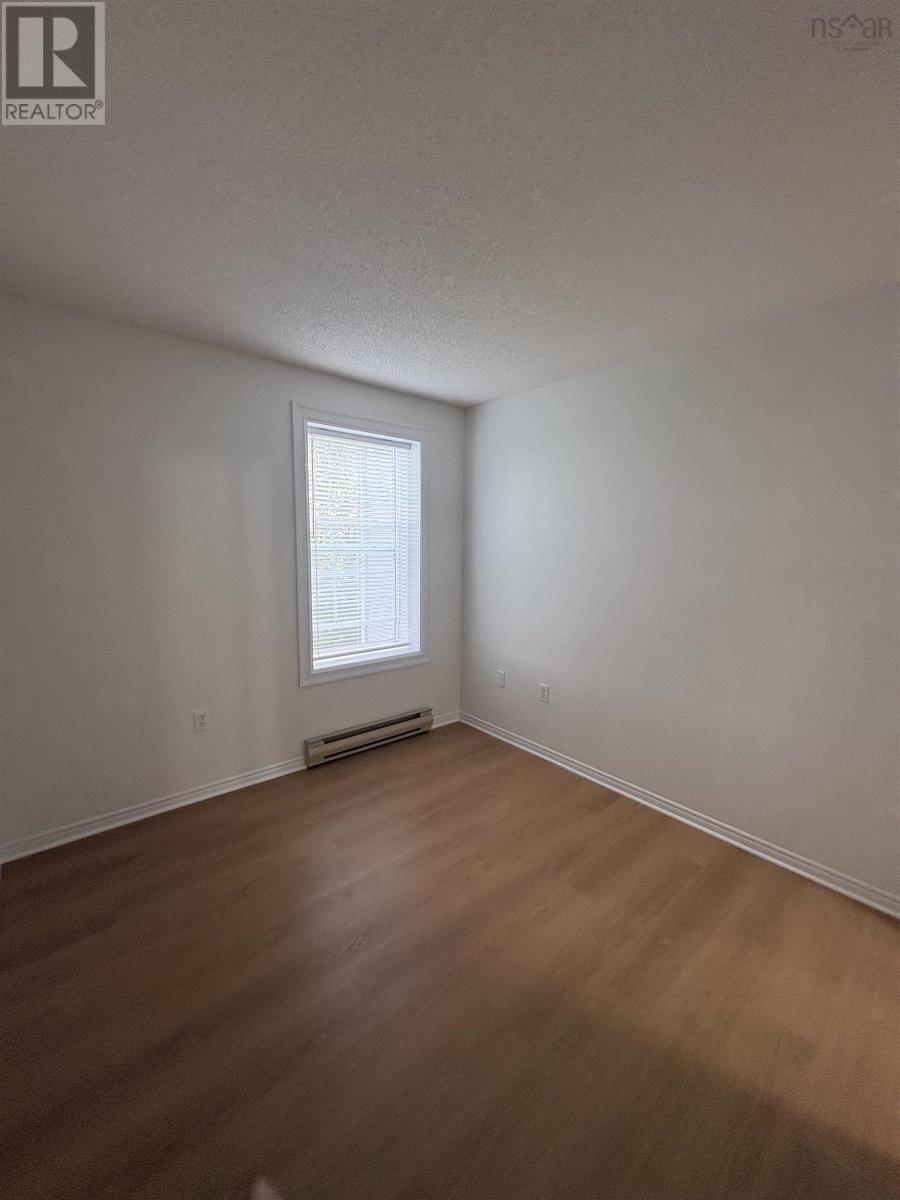 #213 79 Collins Grove - 19