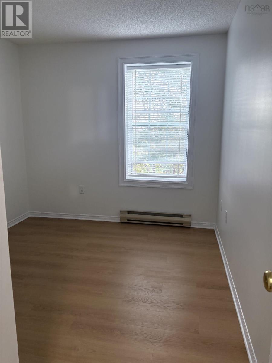#213 79 Collins Grove - 26