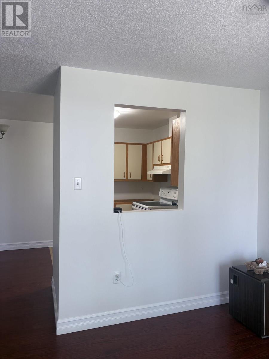 #213 79 Collins Grove - 7