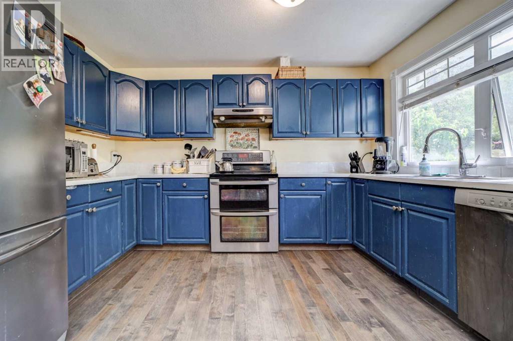 13518 15 Avenue - 12