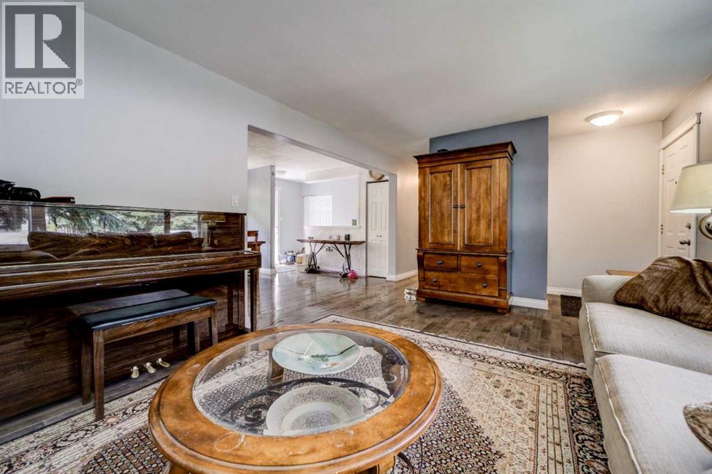 13518 15 Avenue - 8
