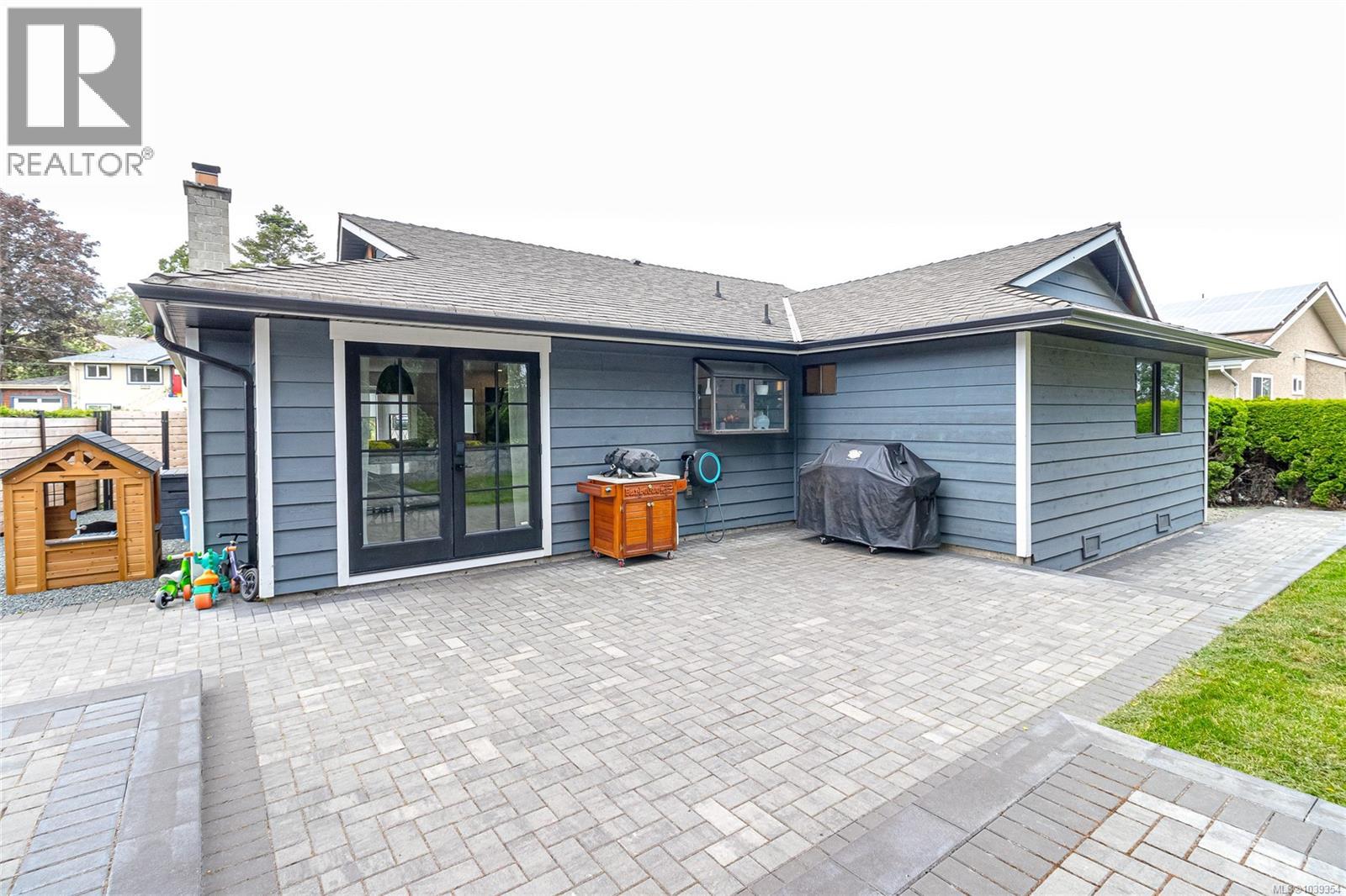 4035 Century Rd - 34