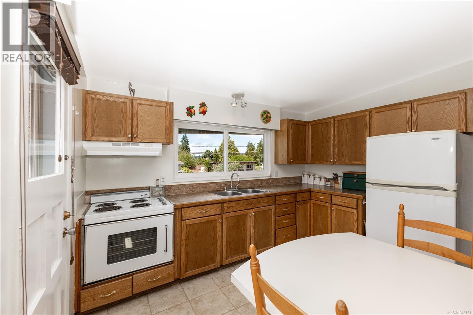 549 Dogwood St - Image 11