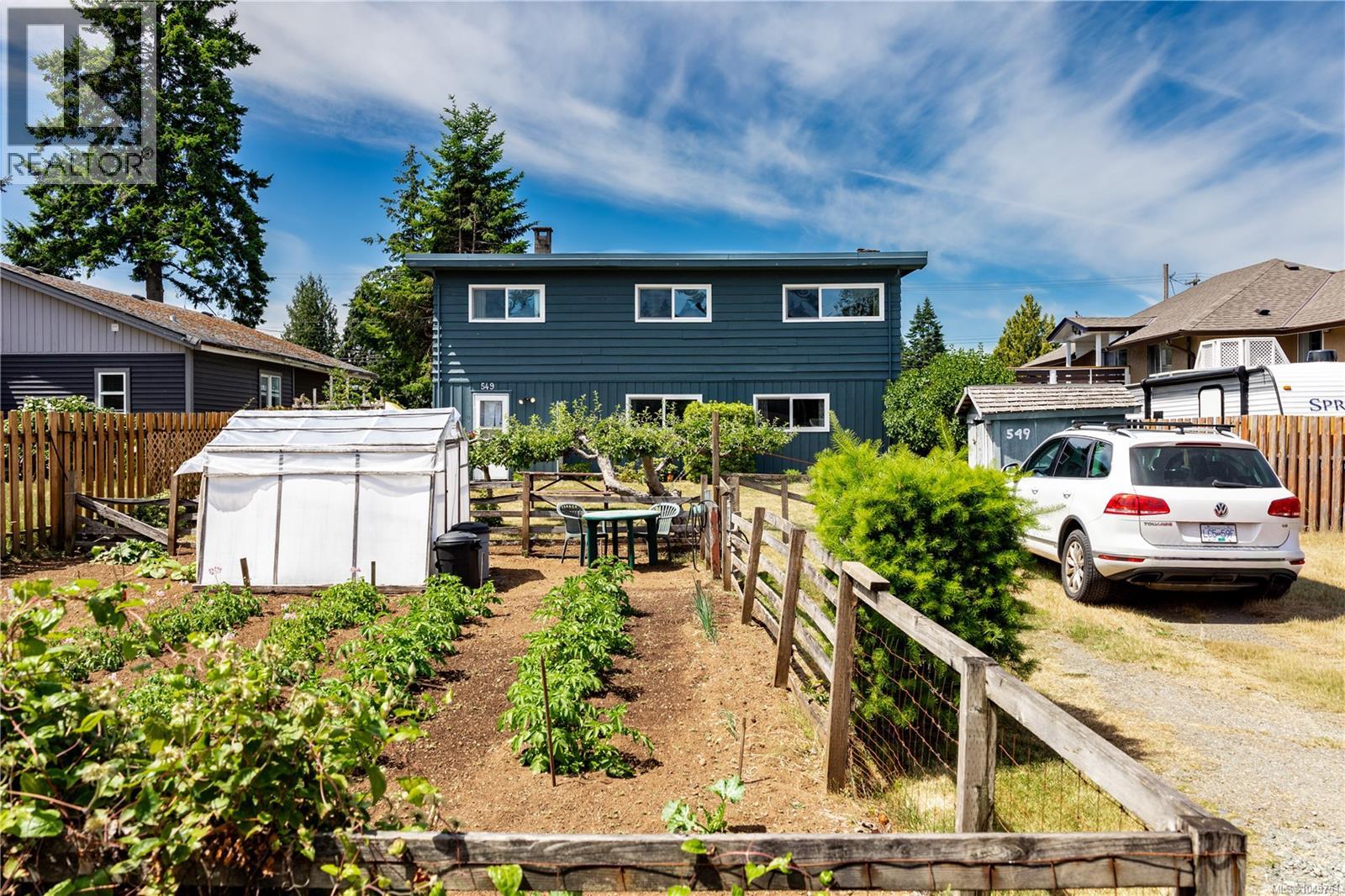 549 Dogwood St - 3