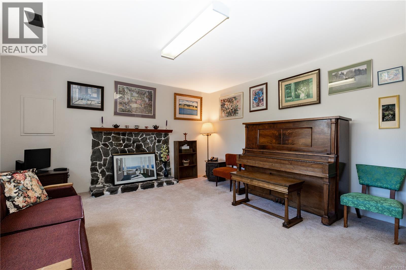 549 Dogwood St - 34