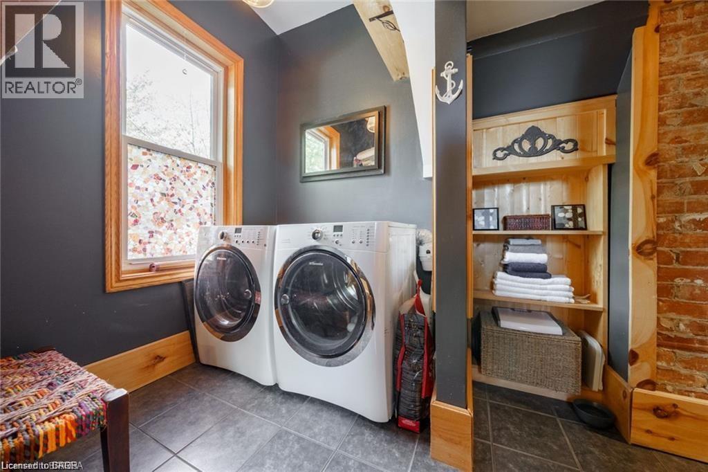 284 COLBORNE Street N - 21