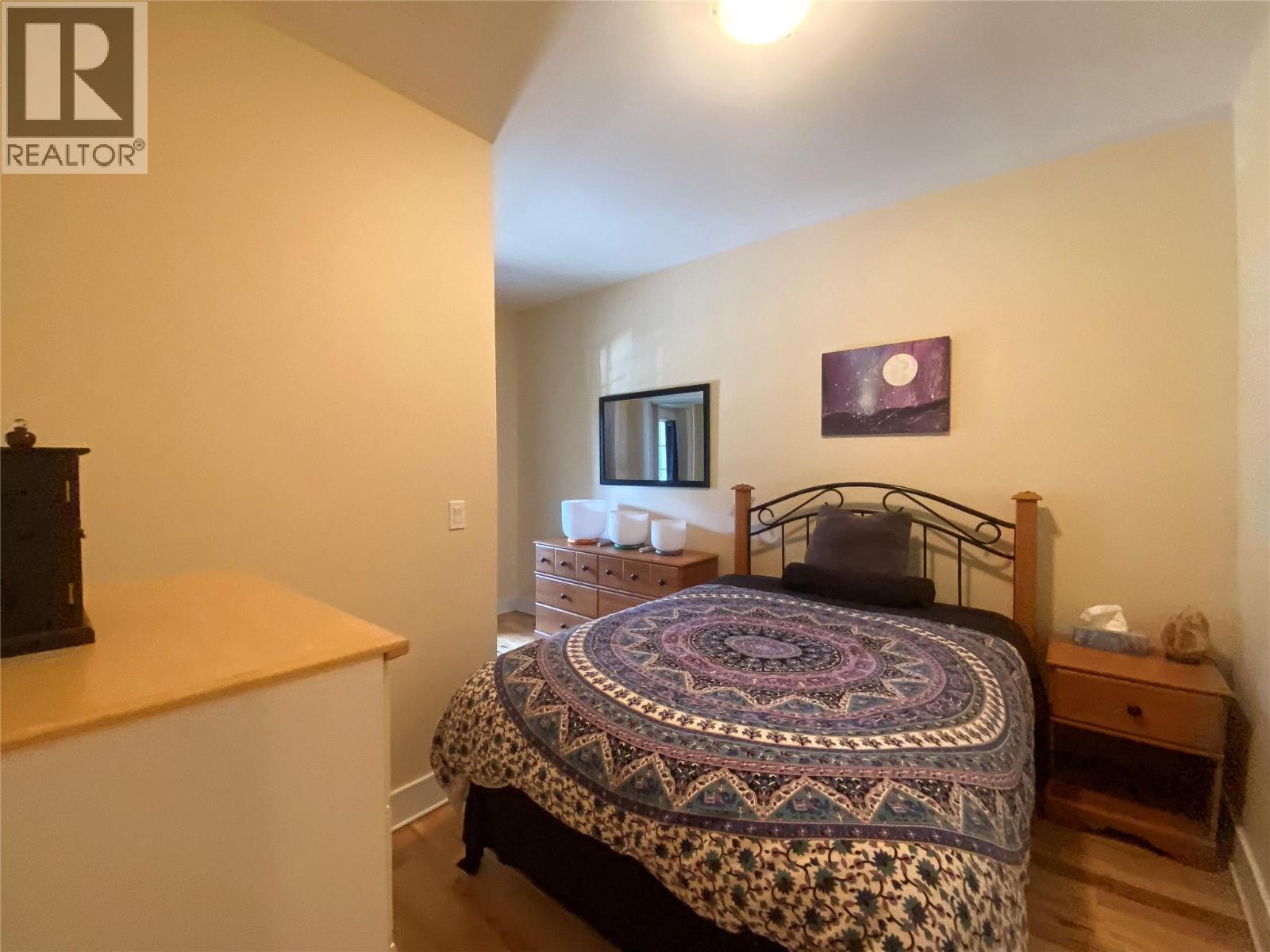 #4 912 Slocan Street - 16