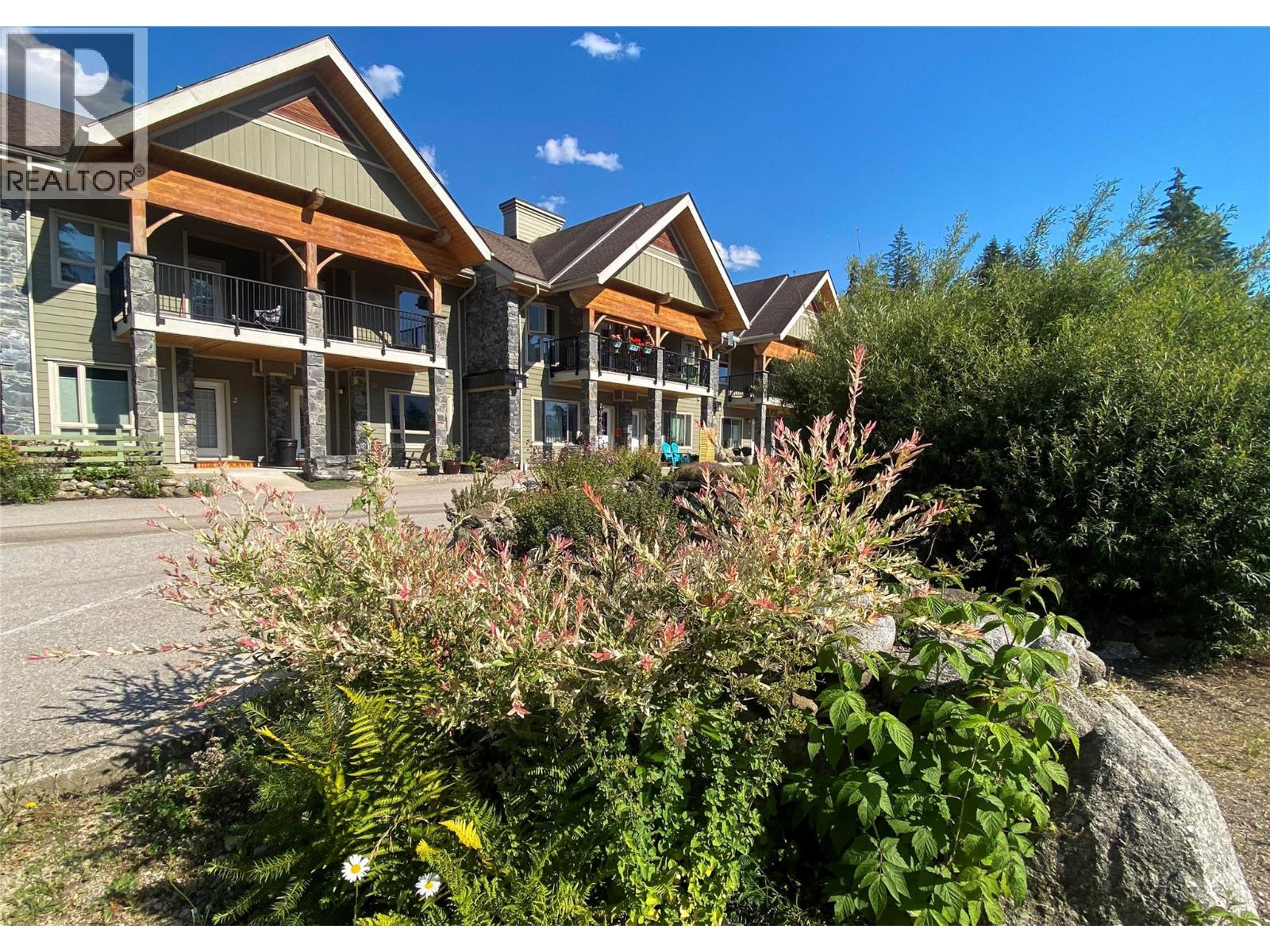 912 Slocan Street Unit# 4, Slocan — photo 2